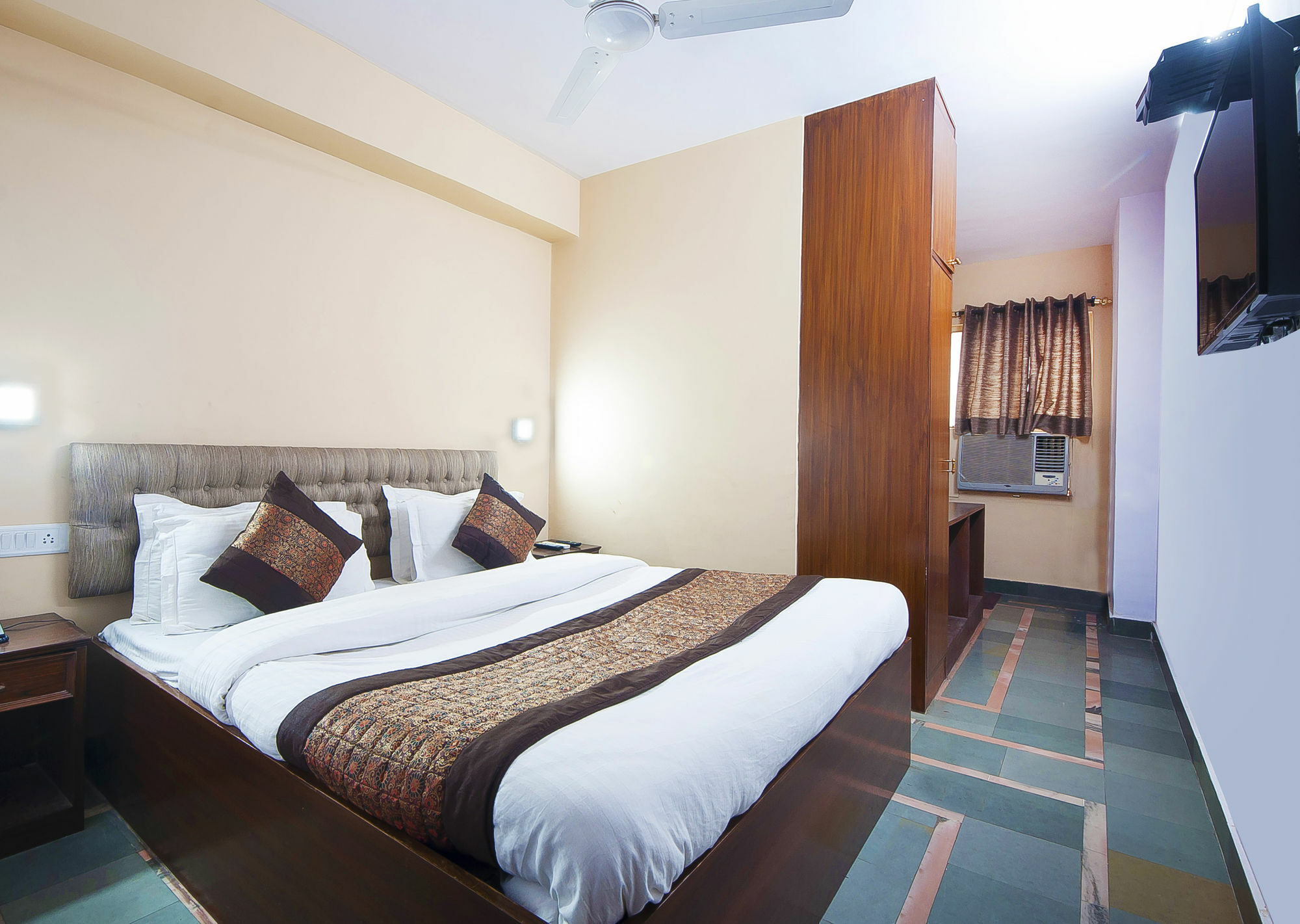 Hotel O Hotel Landmark Inn Delhi  Exterior photo